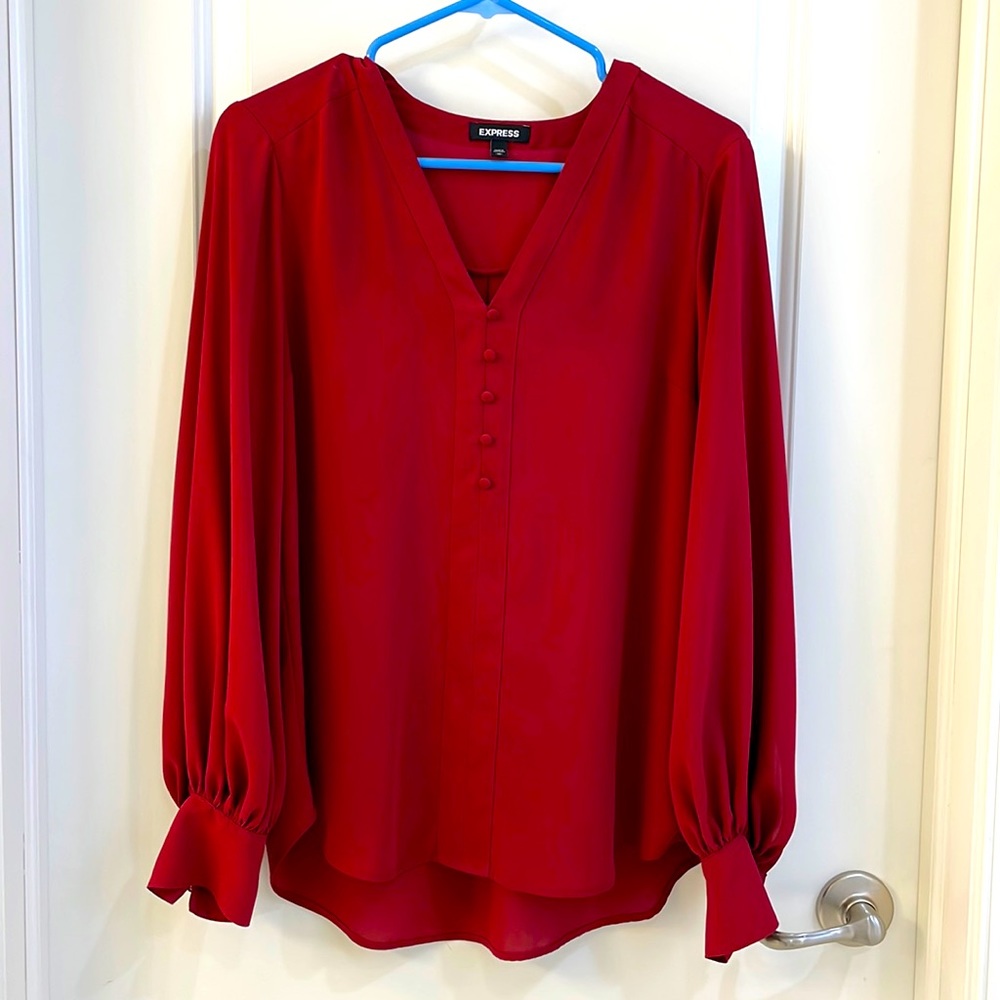 Women’s Express Pop Over Blouse in Deep Red size Medium - EUC